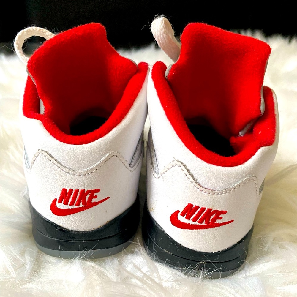 Size 6 boy toddler jordan